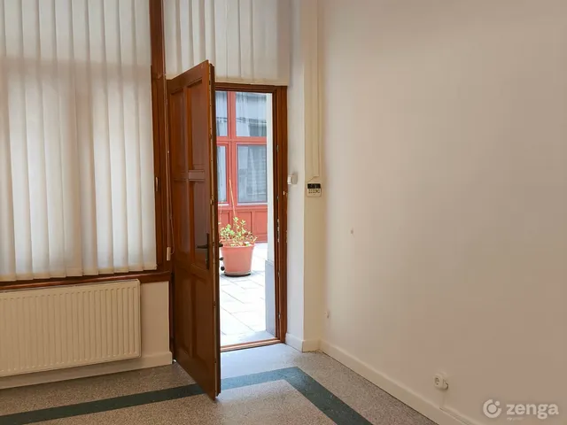 Kiadó kereskedelmi és ipari ingatlan Budapest V. kerület, Veres Pálné utca 8. 50 nm