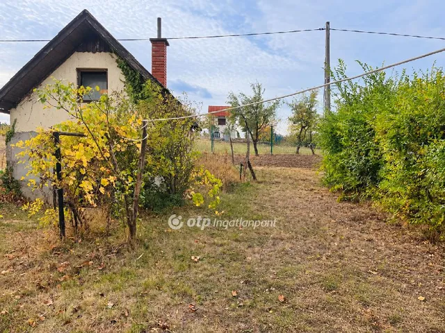Eladó telek Veszprém 1599 nm