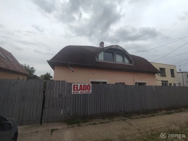 Eladó ház Érd, Istvántelep 215 nm