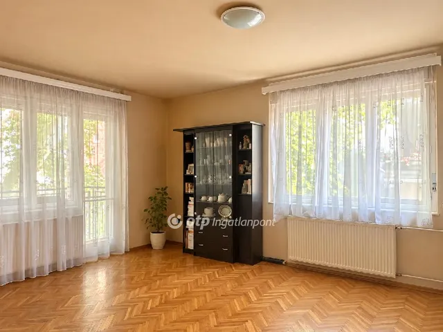 Eladó lakás Budapest III. kerület 99 nm