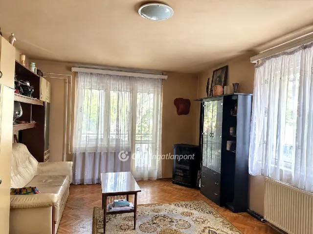 Eladó lakás Budapest III. kerület 99 nm