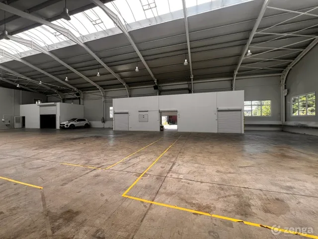 Kiadó kereskedelmi és ipari ingatlan Miskolc, Vasgyár, Kerpely Antal utca 35. 990 nm