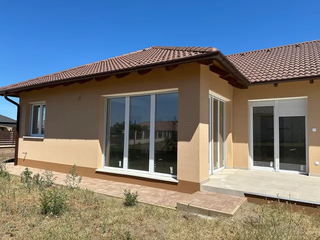 Eladó ház Vácrátót 140 nm