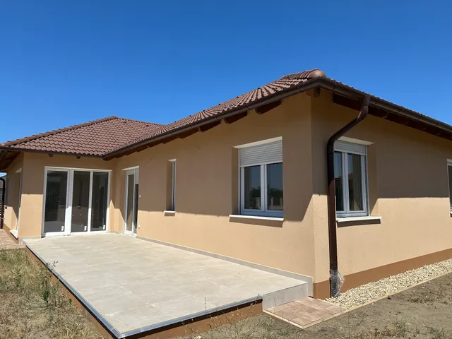 Eladó ház Vácrátót 140 nm