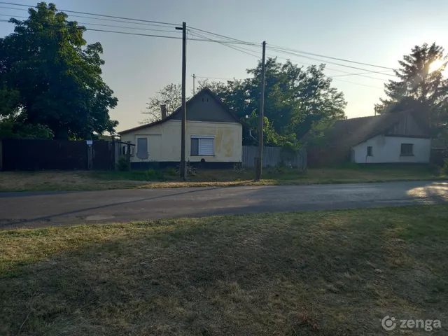 Eladó mezőgazdasági ingatlan Kisdombegyház 12000 nm