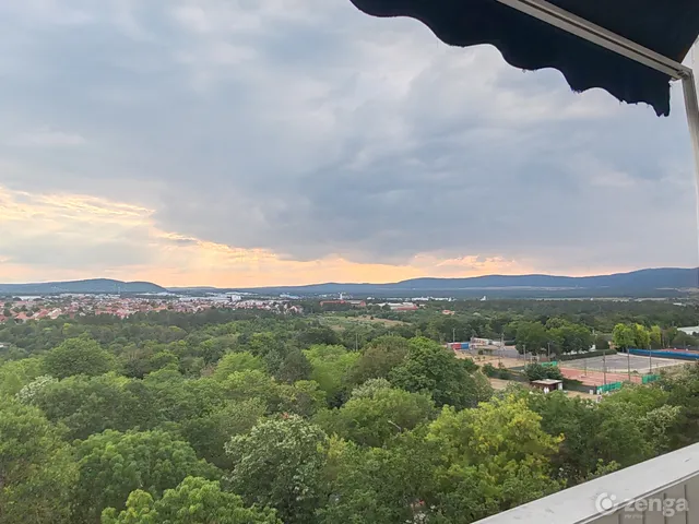 Eladó lakás Veszprém, Jutasi úti lakótelep 64 nm