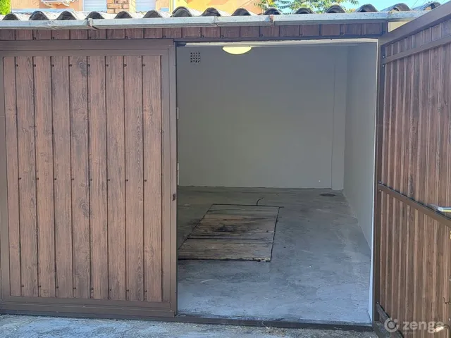 Kiadó garázs Kaposvár, Béke-Füredi lakótelep, Kőszeg utca 1. 19 nm