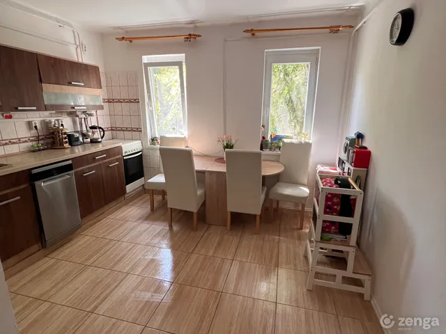Eladó lakás Hódmezővásárhely, Kertváros 70 nm