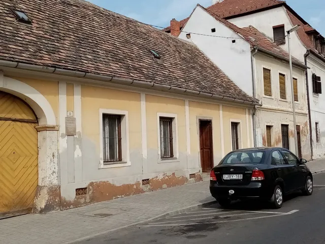 Eladó ház Pápa, Belváros 560 nm