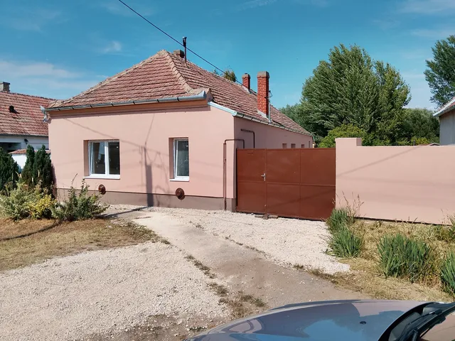 Eladó ház Pápa, Borsosgyőr 102 nm