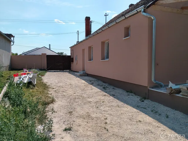 Eladó ház Pápa, Borsosgyőr 102 nm