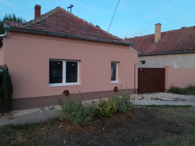 Eladó ház Pápa, Borsosgyőr 102 nm
