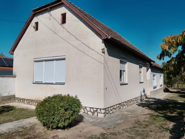 Eladó ház Nagytevel 100 nm