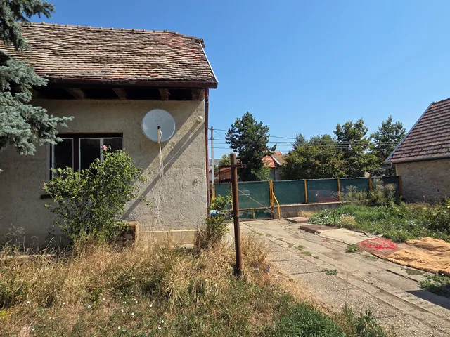 Eladó ház Budapest III. kerület, Békásmegyer-Ófalu, Kőbánya utca 111 nm