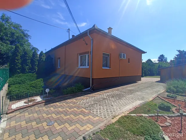 Eladó ház Budapest XVIII. kerület, Kossuth Ferenc-telep 65 nm