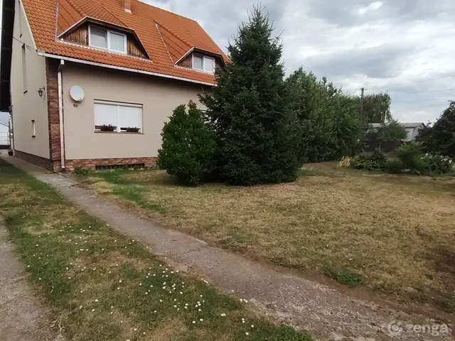 Eladó ház Újfehértó, Tokaji utca 95 360 nm