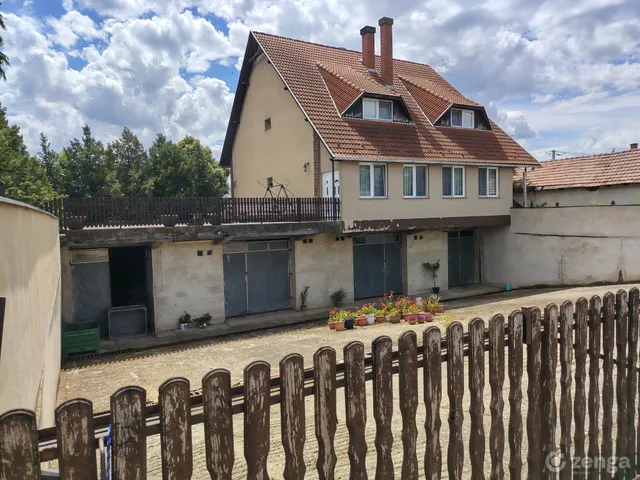 Eladó ház Újfehértó, Tokaji utca 95 360 nm