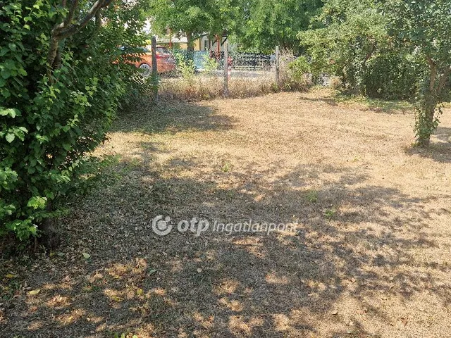 Eladó telek Velence 920 nm