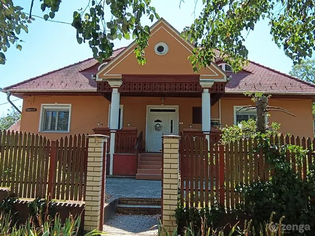 Eladó ház Oszlár 158 nm