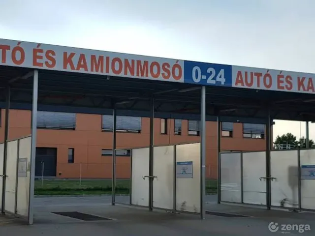 Eladó kereskedelmi és ipari ingatlan Paks, Ipari park 400 nm