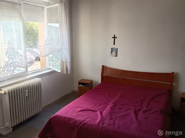 Eladó lakás Komló, Szilvás 56 nm