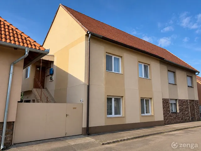 Eladó ház Pécs, Kovácstelep, Brassó u 3 170 nm