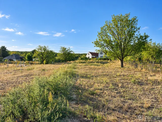 Eladó telek Balatonalmádi 1800 nm