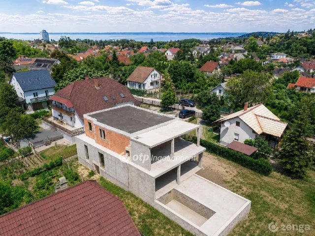 Eladó ház Balatonalmádi, Vörösberény 221 nm