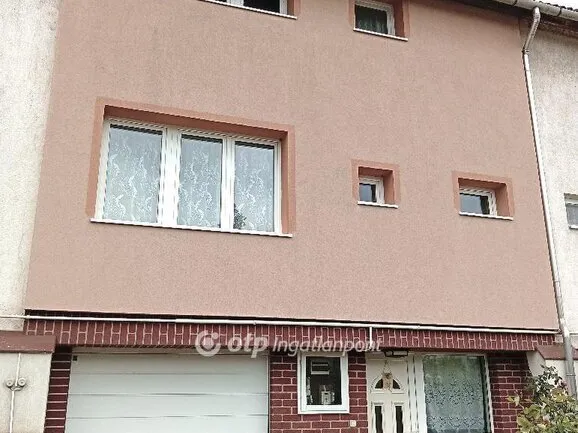 Eladó ház Ajka 126 nm