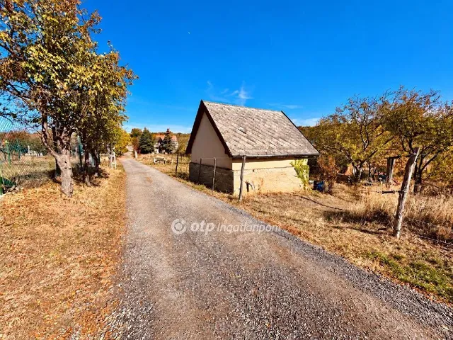 Eladó telek Veszprém 1599 nm