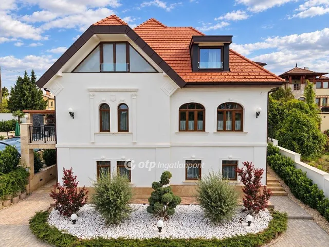 Eladó ház Balatonfüred 320 nm