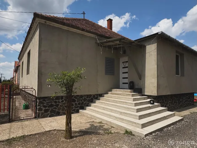 Eladó ház Jánossomorja 100 nm