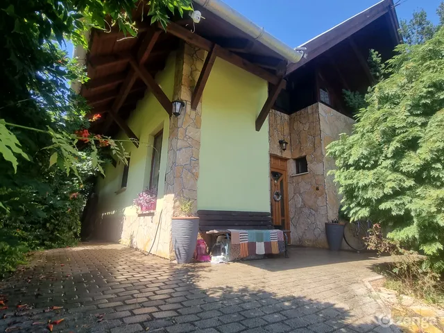 Eladó ház Tahitótfalu 260 nm
