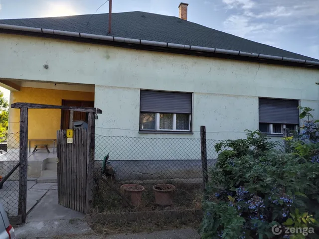 Eladó ház Tiszaföldvár 98 nm