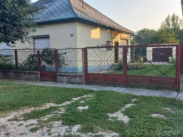 Eladó ház Uszód 95 nm