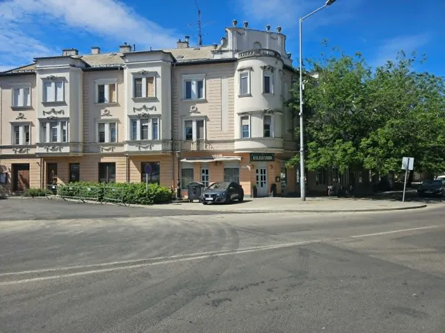 Eladó lakás Szolnok, Belváros 120 nm