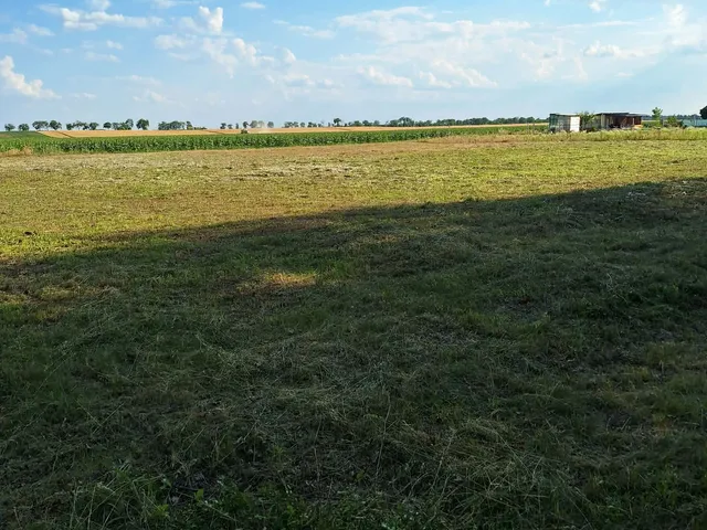 Eladó telek Szolnok, Tenyősziget, Nádas utca 8000 nm