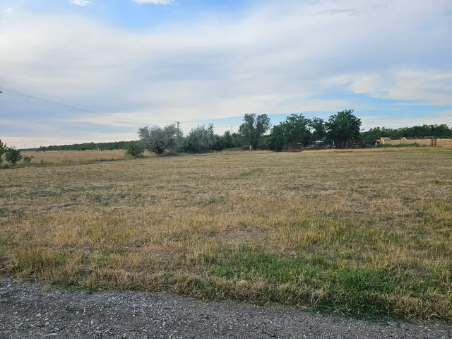Eladó telek Szolnok, Széchenyi-lakótelep, Pipacs utca 1221 nm