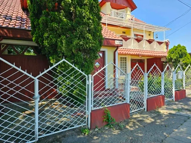 Eladó ház Szolnok 255 nm