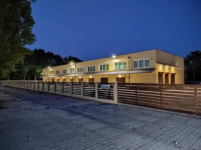 Kiadó kereskedelmi és ipari ingatlan Szolnok, Alcsisziget 27 nm