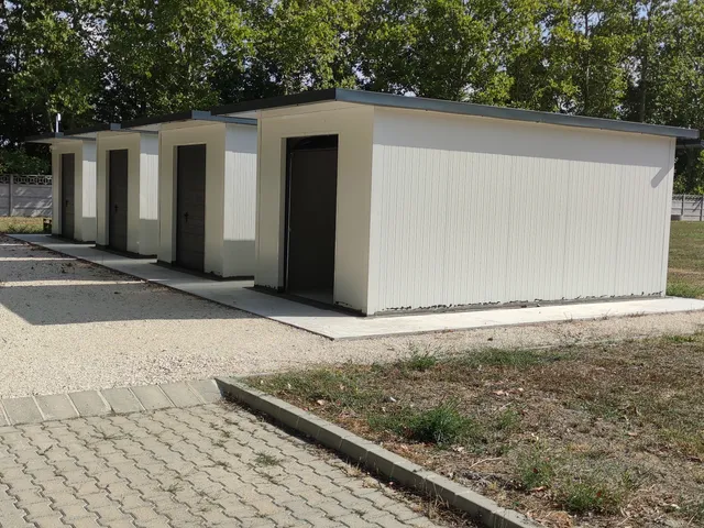 Kiadó kereskedelmi és ipari ingatlan Szolnok, Alcsisziget 14 nm