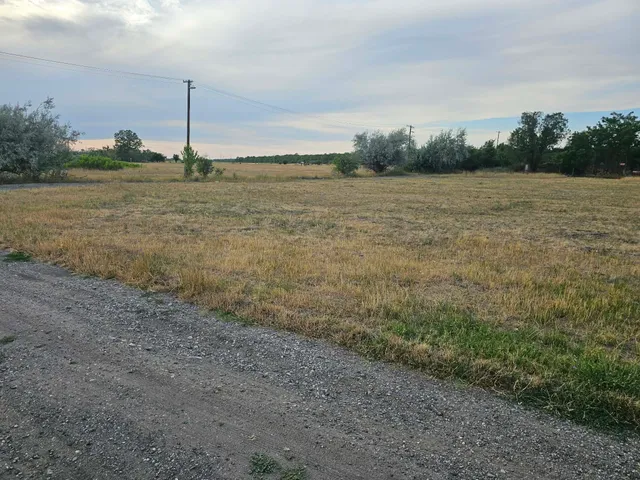 Eladó telek Szolnok, Széchenyi-lakótelep, Pipacs utca 3051 nm