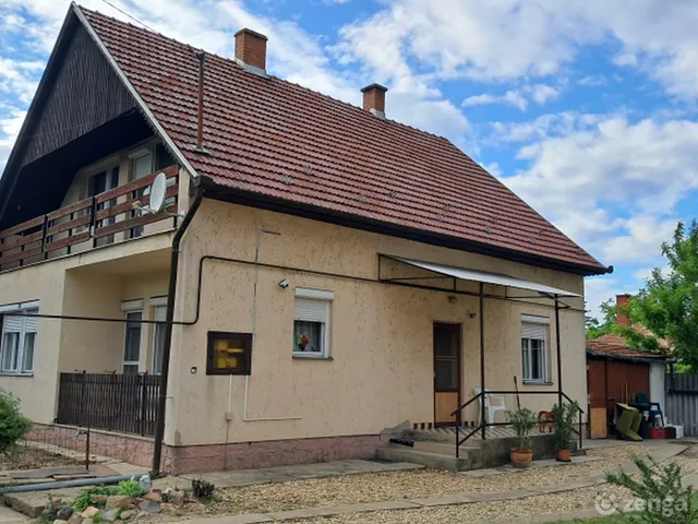 Eladó ház Tiszaföldvár 120 nm