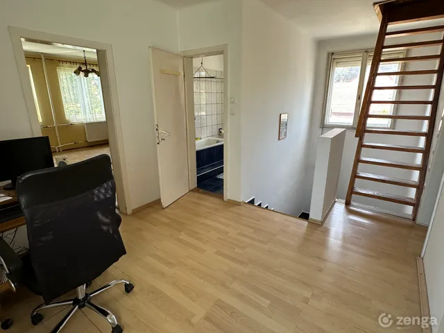 Eladó ház Pomáz, Radnóti Miklós utca 2 143 nm