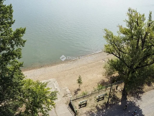 Eladó lakás Budapest III. kerület 79 nm