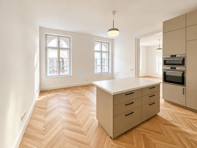 Eladó lakás Budapest VI. kerület 100 nm