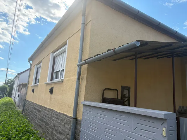 Eladó ház Sárvár, Kertváros 55 nm