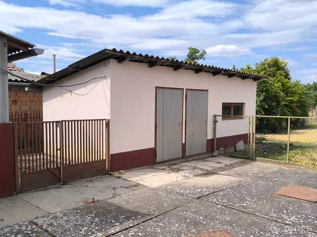 Eladó ház Törtel 99 nm