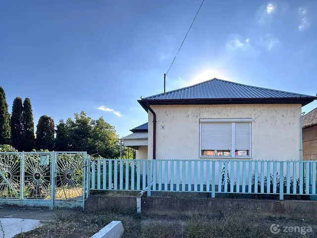 Eladó ház Ajak 94 nm
