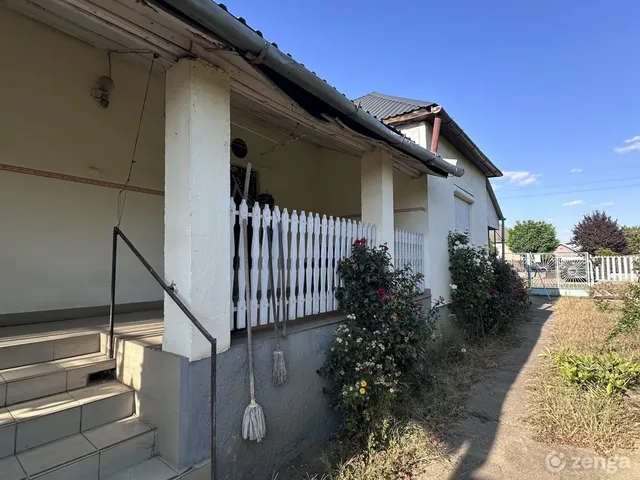 Eladó ház Ajak 94 nm